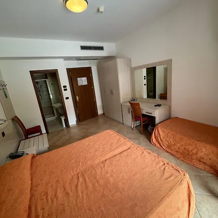 Athena Palace Отель 4*