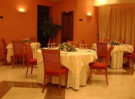 Отель Athena Palace Терме Луиджане