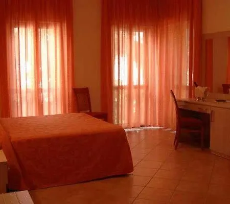 Athena Palace Отель 4*