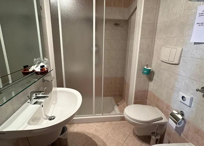 Athena Palace Hotel 4*