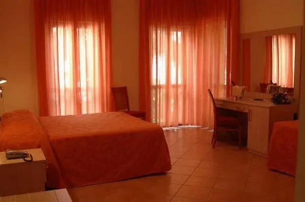 Athena Palace Hotel 4*