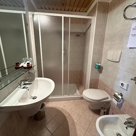 Athena Palace Hotel 4*