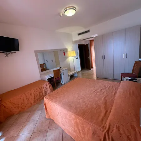 Athena Palace 4*