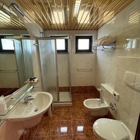 Athena Palace 4*
