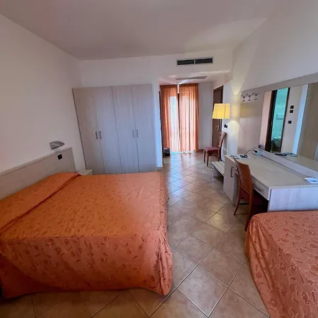 Athena Palace 4*